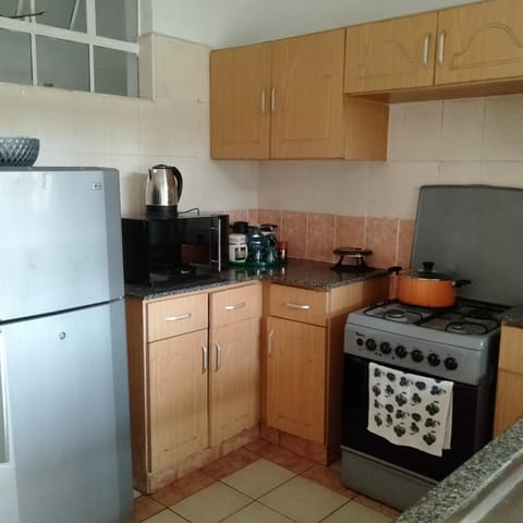 Cosy, serene and affordable 2bdr apartment off Waiyaki way Condo in Nairobi