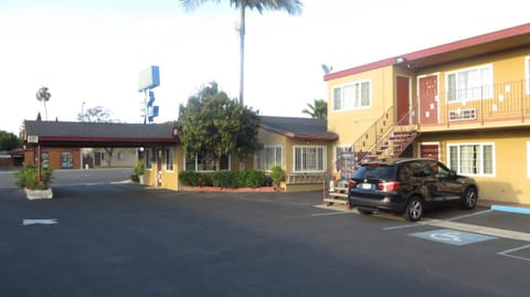 Cloud 9 Motel in Cypress