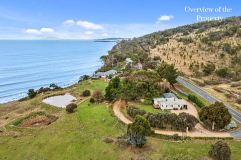 Hamptons on the Bay Nature lodge in Tasmania