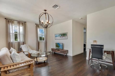 Beach Downtown Pet-friendly @ The Park Home-635 House in Sarasota
