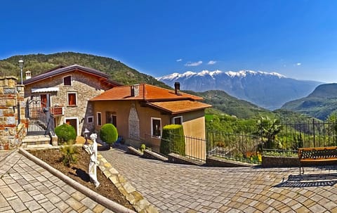 Facade/entrance, Lake view, Mountain view