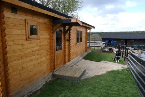 Bishy Barnabees country lodge with hot tub House in Swaffham