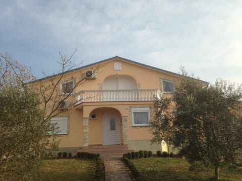 Facade/entrance, Garden, Balcony/Terrace, Balcony/Terrace