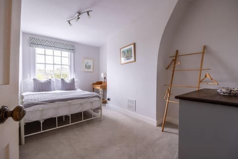 Beautiful & Spacious Retreat in Winchester Apartment in Winchester