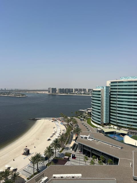 Luxury private sea view room Apartment in Abu Dhabi