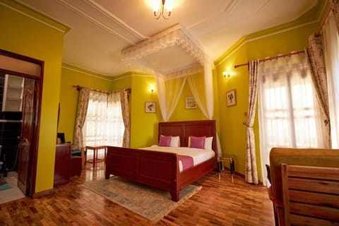 The Forest House - Kawuku-Bunga Bed and Breakfast in Kampala