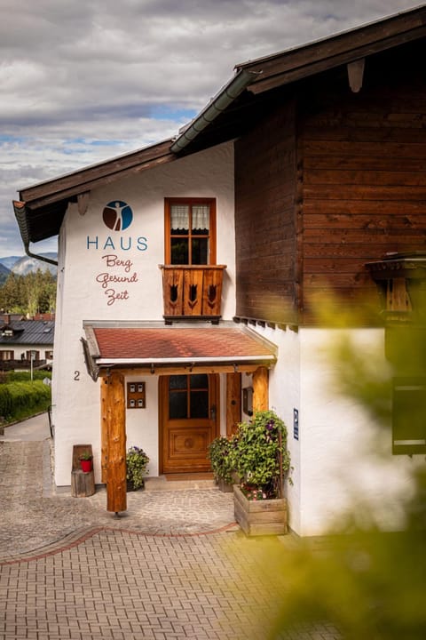 Haus BergGesundZeit Doppelzimmer Kärlingerhaus Hotel in Schönau am Königssee