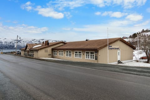 Lyngseidet Gjestegård Chambre d’hôte in Troms Og Finnmark