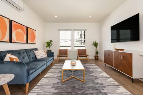 Downtown Culver City New Designer Lux 1 Bedroom Apartment in Culver City