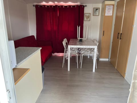 Mobile home camping Pedro Camping /
Complejo de autocaravanas in Agde