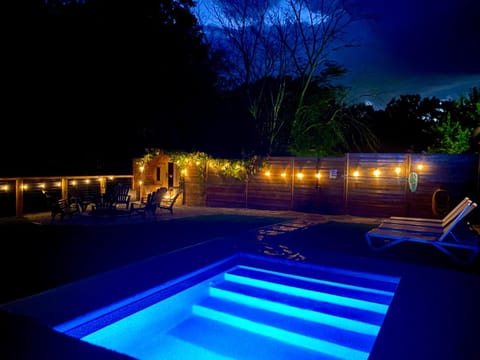 Property building, Sauna, Swimming pool, Sunset, fireplace, sunbed