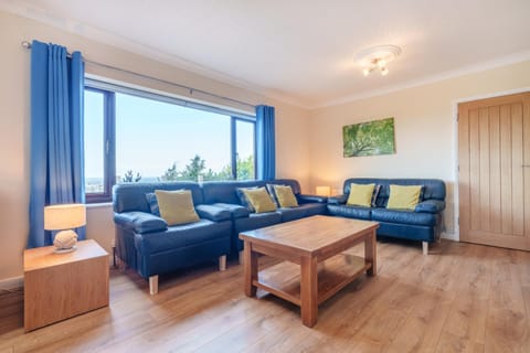 Offa's Lodge Family home quiet area with sea views Haus in Prestatyn