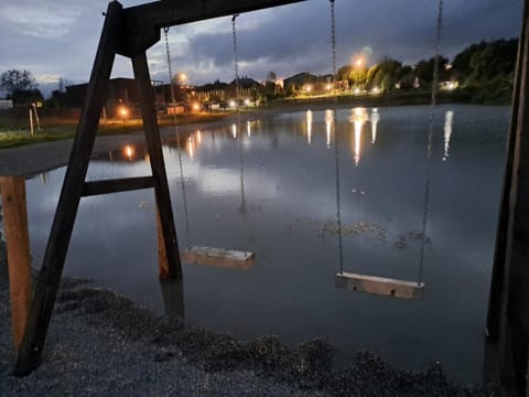 Pond Beach 2ppl-private Hot tub House in County Kilkenny