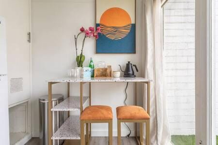 Stylish Hermosa Pier Getaway plus Free Parking Apartamento in Hermosa Beach