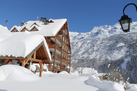 Property building, Winter, Mountain view