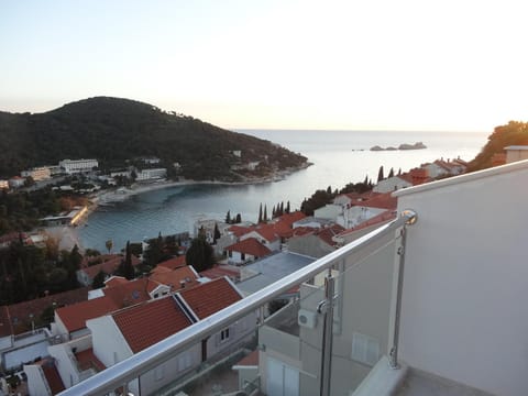 Facade/entrance, Day, View (from property/room), Balcony/Terrace