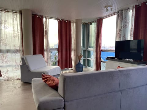 Penthouse Seaside Apartamento in Les Abymes