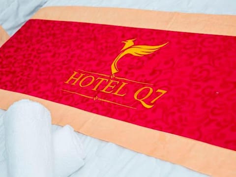 KHÁCH SẠN Q7 Hotel in Ho Chi Minh City