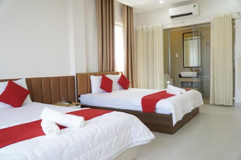 KHÁCH SẠN Q7 Hotel in Ho Chi Minh City