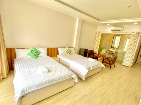 KHÁCH SẠN Q7 Hotel in Ho Chi Minh City