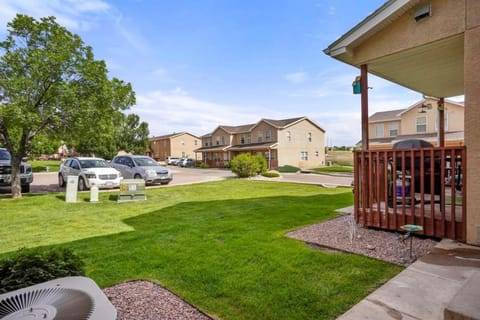 2 bed 2 and a half bath close to shopping restaurants and more House in Pueblo West