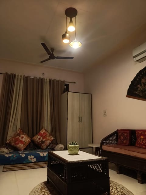 Spacious 2 Room Set on 2nd Floor Appartamento in Chandigarh