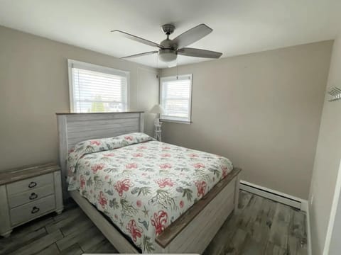 33rd St Unit A 2BR Beach Home Hideaway Parking House in Brigantine