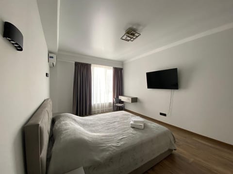 TV and multimedia, Photo of the whole room, Bedroom