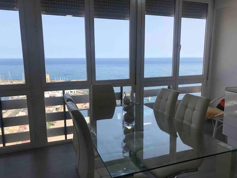 PRIMERA LÍNEA DE PLAYA, LA ARENA A TUS PIES Appartement in Aguadulce