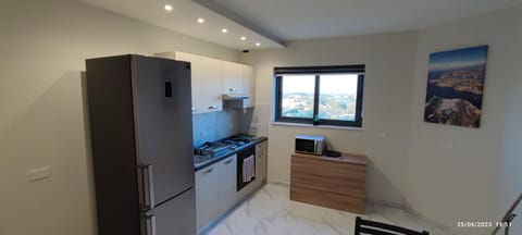 Kitchen or kitchenette, minibar, pet friendly, stove