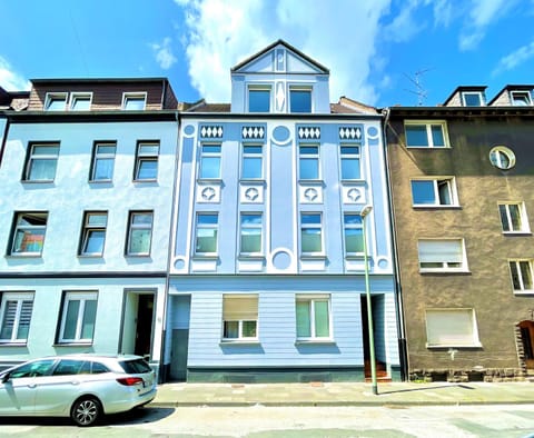 Property building, Quiet street view