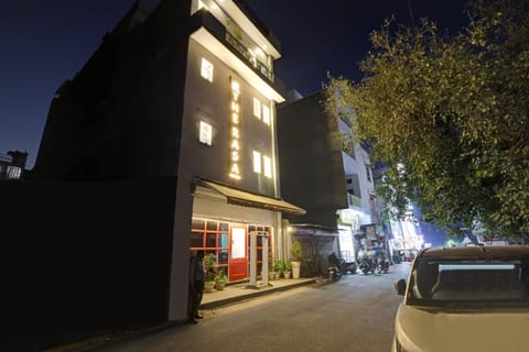 Property building, Night, Street view, Location, Parking