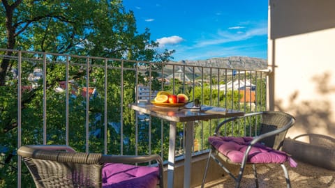 Facade/entrance, Day, View (from property/room), Balcony/Terrace, City view, Garden view