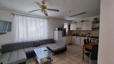 Property building, Kitchen or kitchenette, Dining area