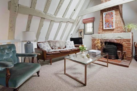 Characterful apartment in the heart of Petworth House in Petworth