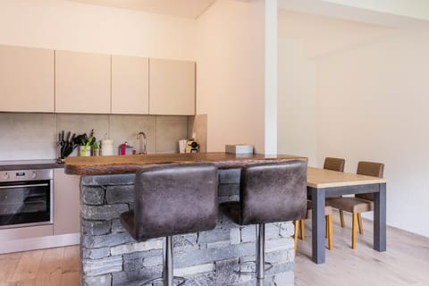 Dining area, kitchen