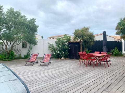 Patio, Dining area