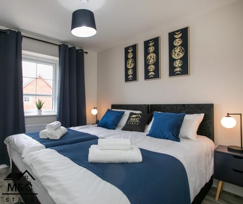 Rugby Modern&3 Bed/5 guest/25%off monthly stays Condominio in Rugby