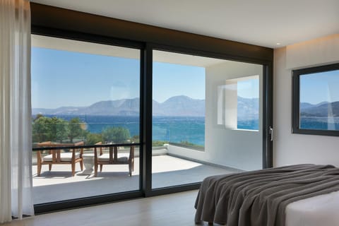 Bed, View (from property/room), Balcony/Terrace, Bedroom, Sea view