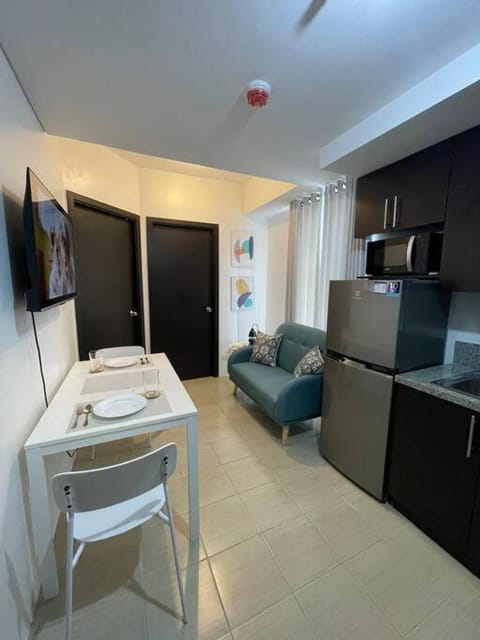 2-bedroom Condo Unit Condominio in Pasig