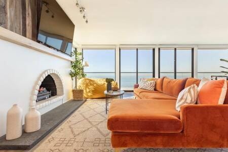 Stay on The Strand Manhattan Beach 4 bedroom Haus in Manhattan Beach