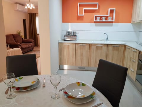Charming apartment-wifi-sleeps 5 Condominio in Marsaskala