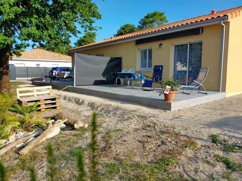 CAP MONTA - Maison Neuve Casa in Vendays-Montalivet