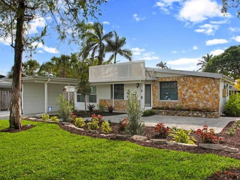 Lake Park Cottage House in Naples