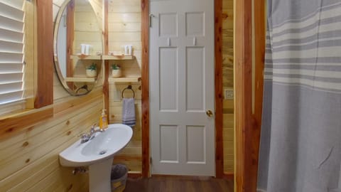 Halfmoon Hideaway-Cozy 2 bdr cabin Mena AR Villa in Mena