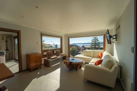 Modern House Playa Hermosa - Jacuzzi Parking Wifi Apartment in Puerto Montt