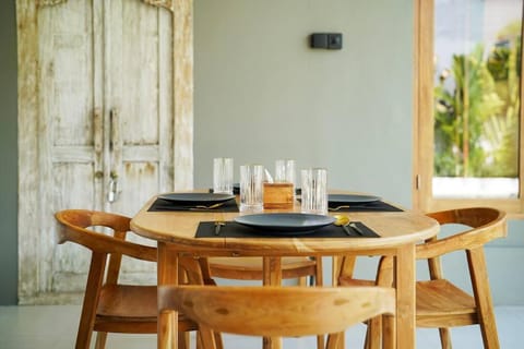 Food and drinks, Dining area