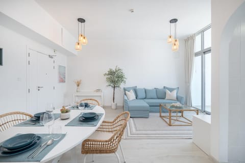 Seaside serenity Stylish Marine-Themed Apartment Apartment in Dubai