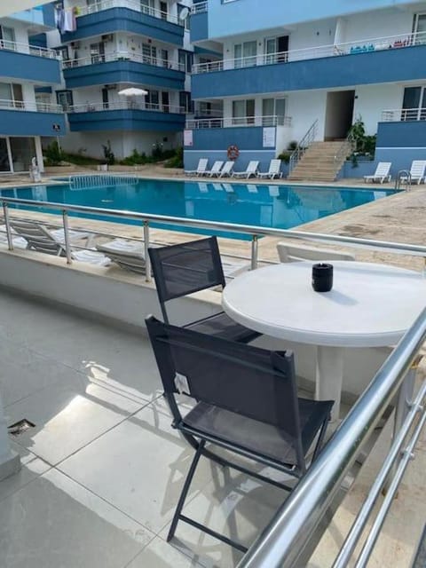 Patio, Balcony/Terrace, Pool view, Swimming pool, Swimming pool, sunbed