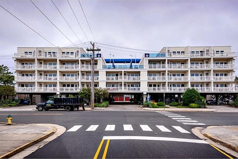 Property building, Facade/entrance